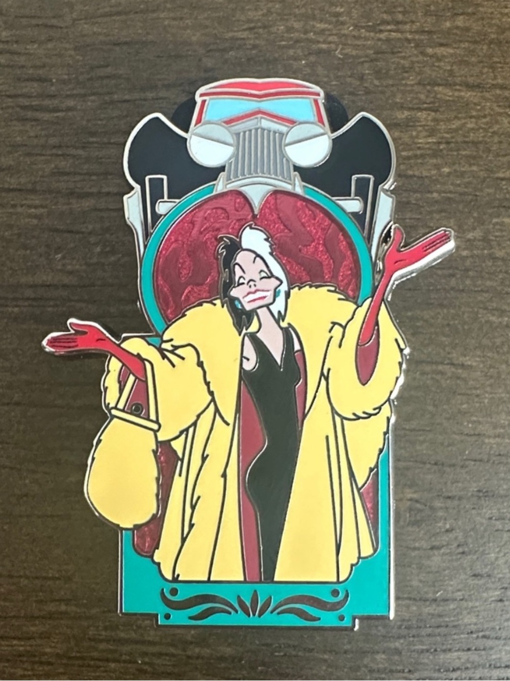 Cruella De Vil 101 Dalmatians Disney Villains Mystery Pin